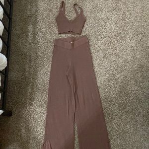 hollister 2-piece brown lounge set